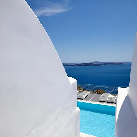 Отель Oia Suites 3*