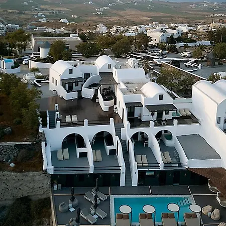 Отель Oia Suites 3*