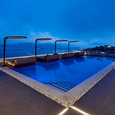 Отель Oia Suites 3*
