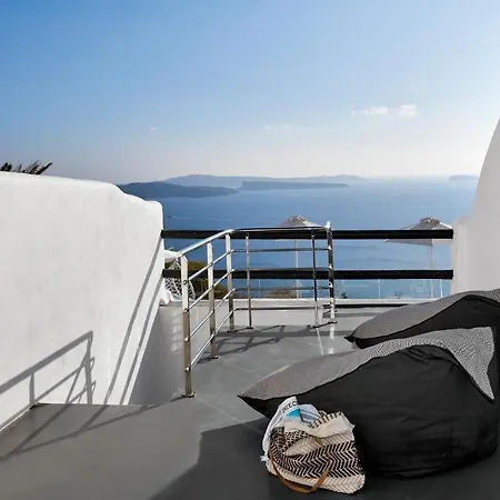 Oia Suites Отель 3*